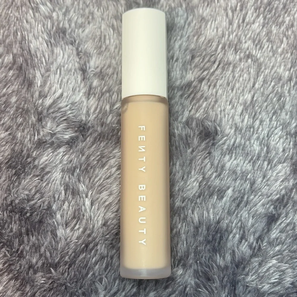 FENTY 200 PRO FILT'R INSTANT RETOUCH CONCEALER